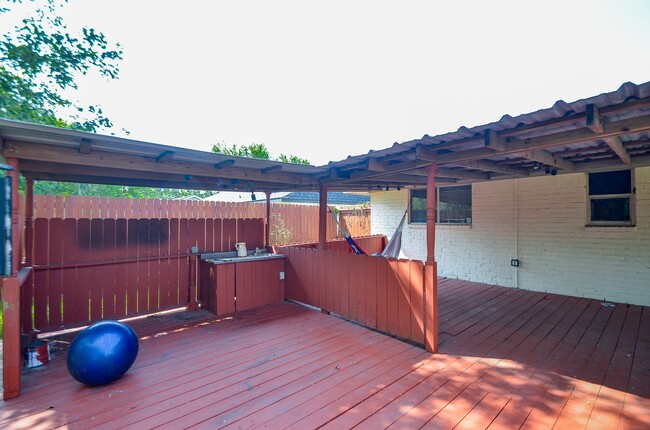Building Photo - 12123 Ryewater Dr