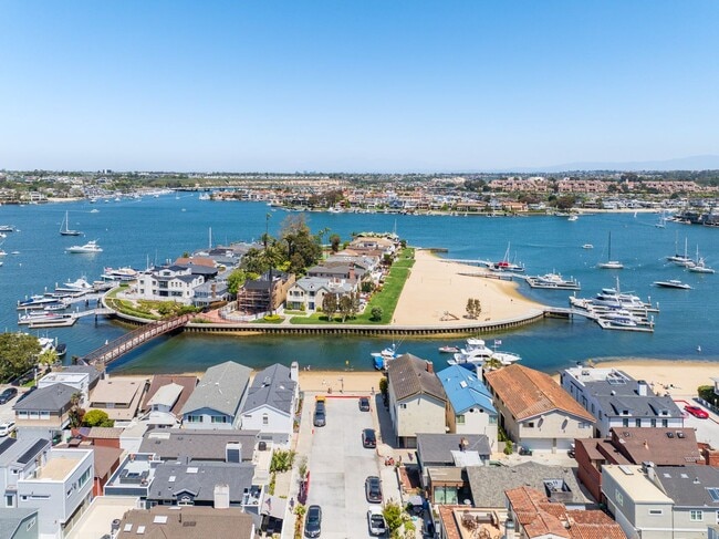 Building Photo - 111 Edgewater Pl