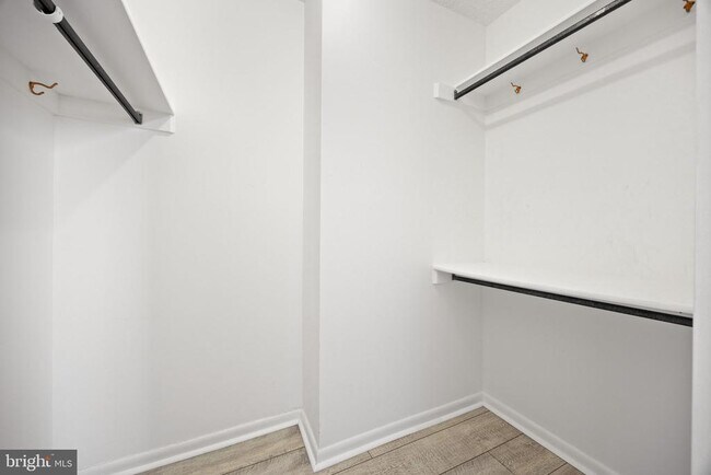 Building Photo - 3701 S George Mason Dr