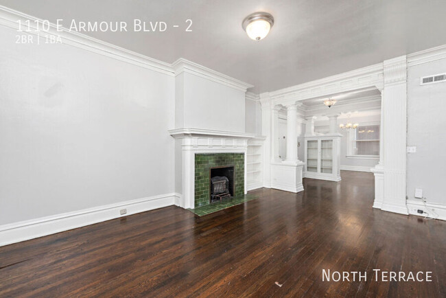 Building Photo - Big, Dreamy, VINTAGE 2BR Apartment - Near ...