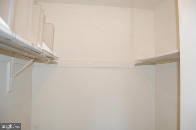 Building Photo - 1225 Martha Custis Dr