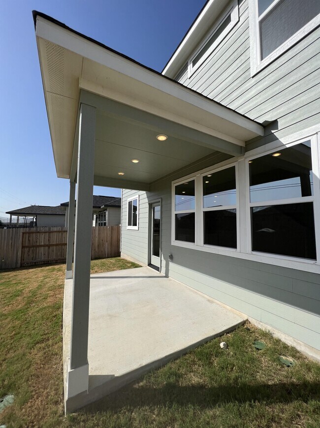 Building Photo - 16630 Daylight Ln