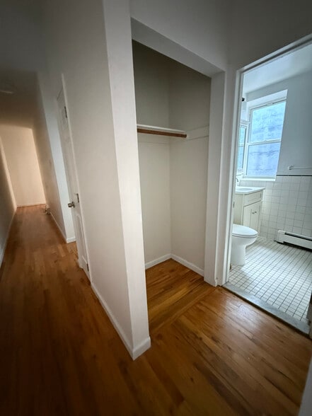 Building Photo - 819 Saratoga Ave