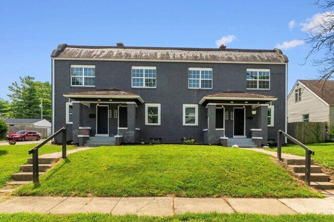 Primary Photo - 625 E Gates St