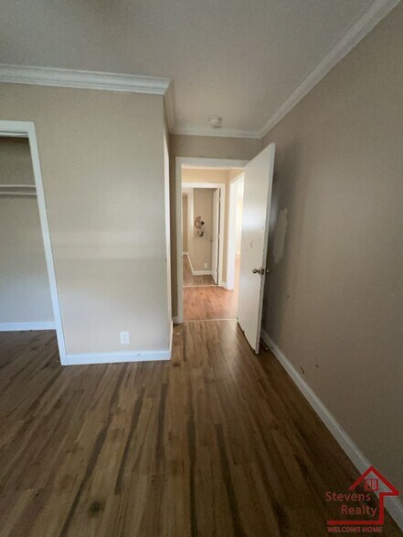 Building Photo - 4614 Dayton Blvd