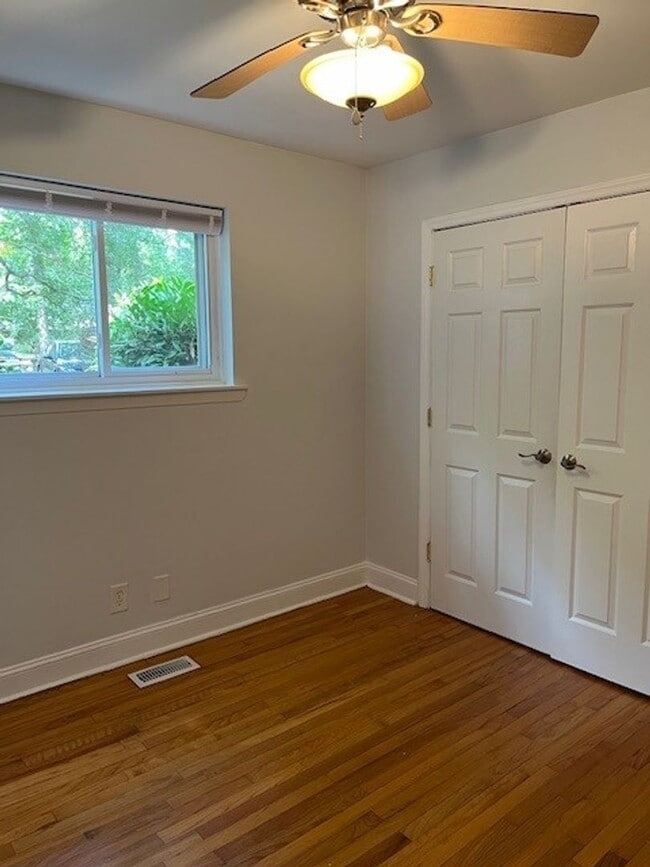Building Photo - Spacious 3-Bedroom, 2-Bath located in the heart of Carrboro