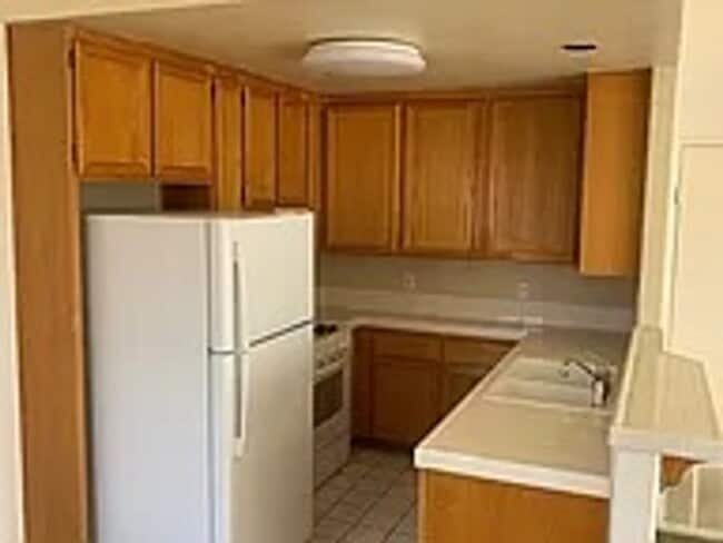 Building Photo - Available 2 bedroom/2 bath condo in a grea...