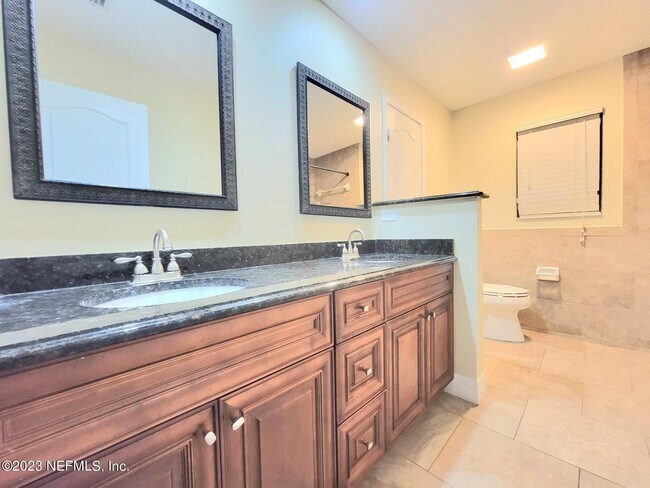 Building Photo - 11640 Wellington Way