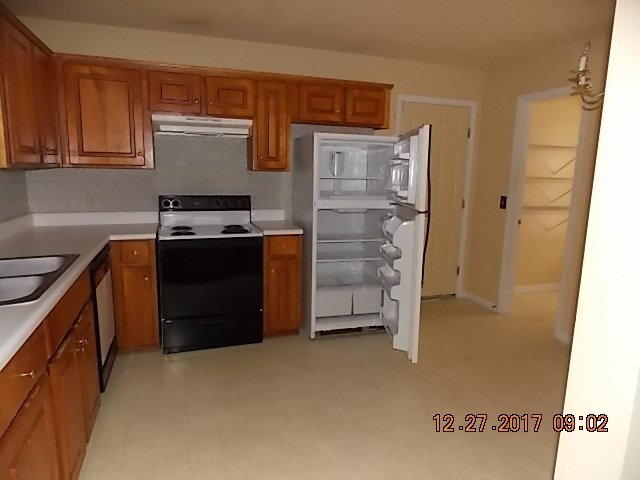 Building Photo - Home For Rent