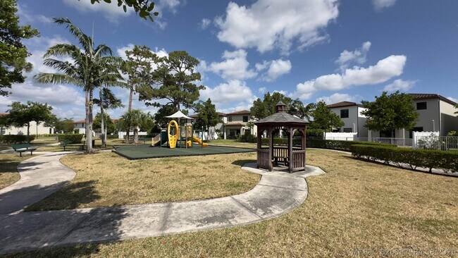 Building Photo - 4230 Napoli Lake Dr