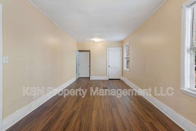 Building Photo - 1921 Reynolds St