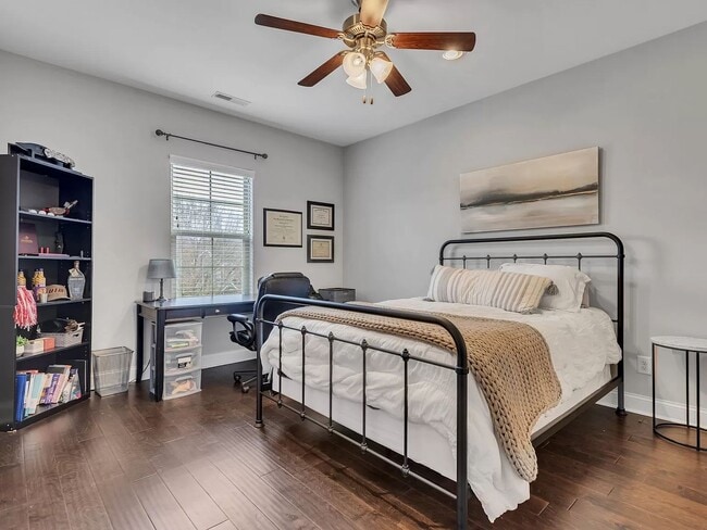 Building Photo - Luxury Bellevue Townhome in Harpeth Park