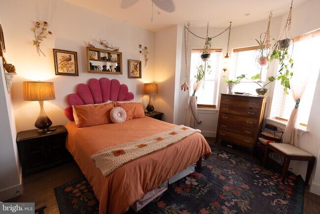 Building Photo - 1010 S Paxon St