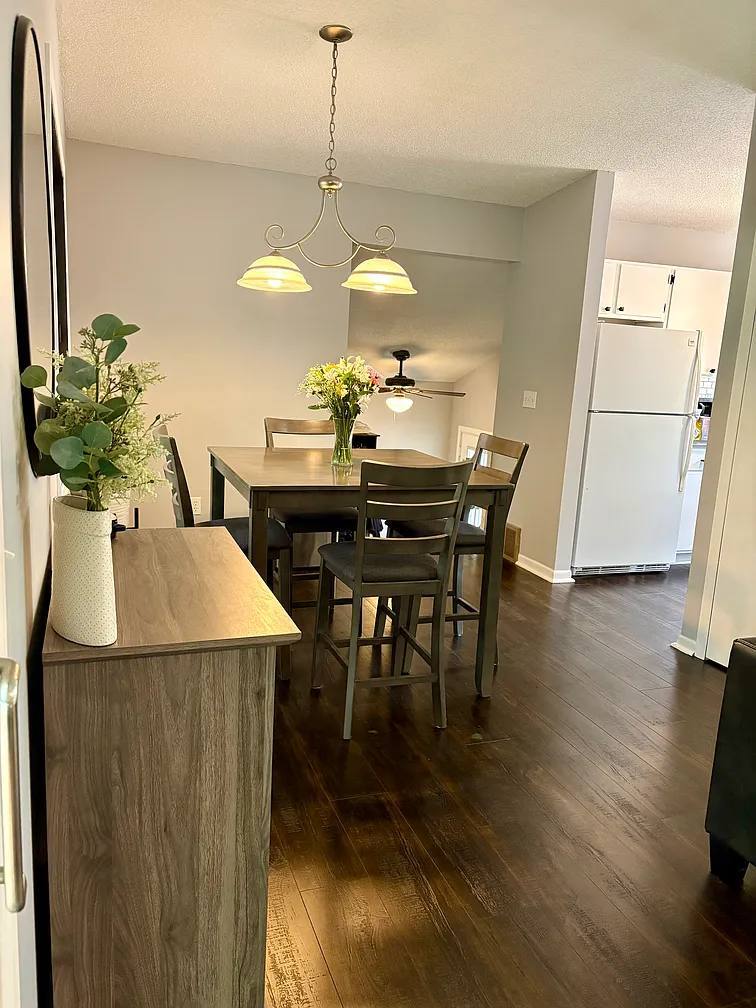Building Photo - 5515 Pompano Dr