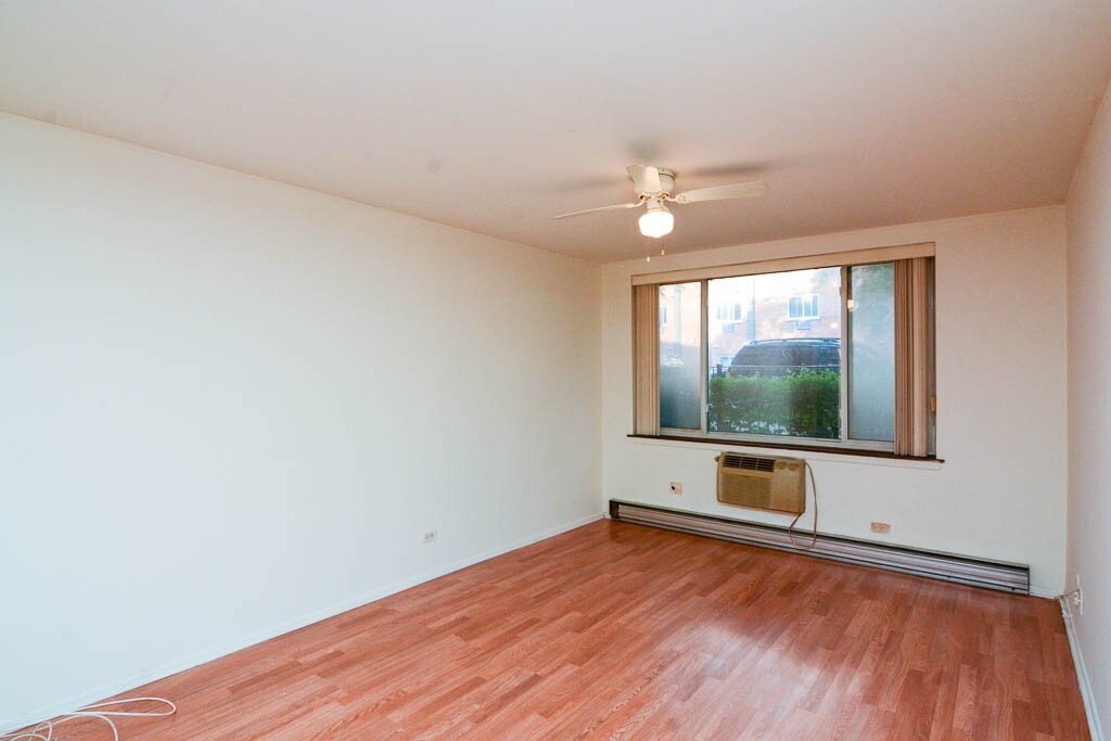 Building Photo - 3825 N Pine Grove Ave