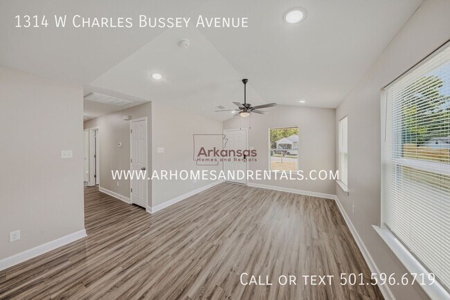 Building Photo - 1314 W Charles Bussey Ave