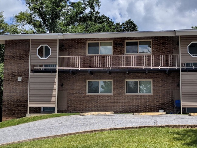 Building Photo - 3807 Pembrook Ct