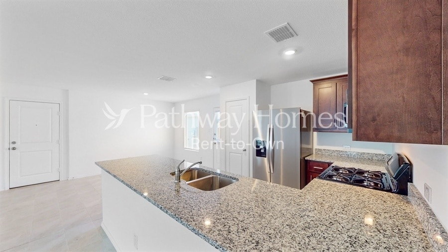 Building Photo - 1329 Plum Rd