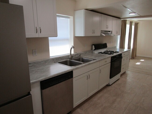 Building Photo - 4768-29L Sandmound Blvd