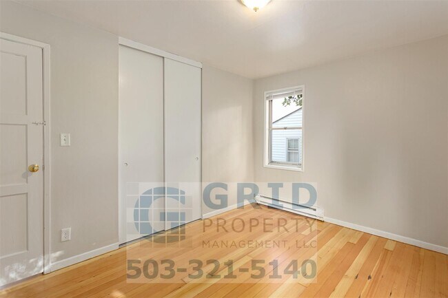 Building Photo - Charming 2BR House with Garage & Private Patio in Vancouver!