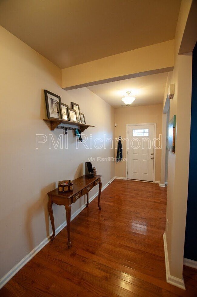 Building Photo - 2200 Thomas Kenney Dr