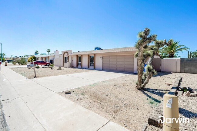 Building Photo - 1815 W Charleston Ave