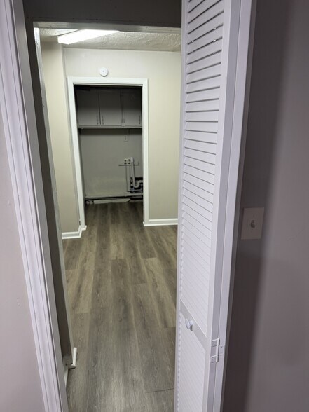 Building Photo - 3401 Hazelwood Ln