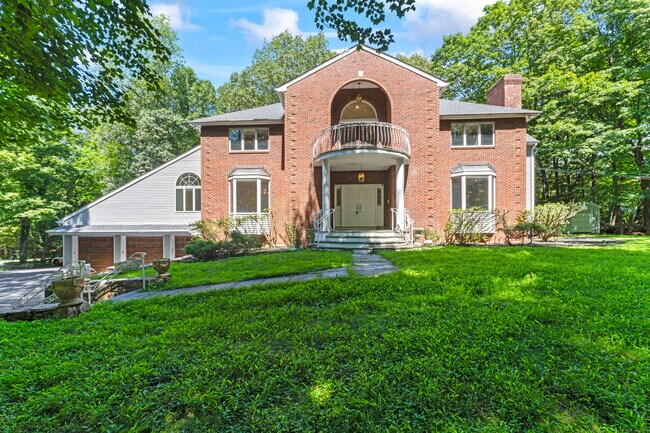 Building Photo - 501 Woodbine Rd
