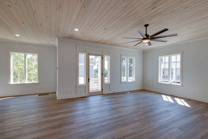 Building Photo - 4 River Oak Ln