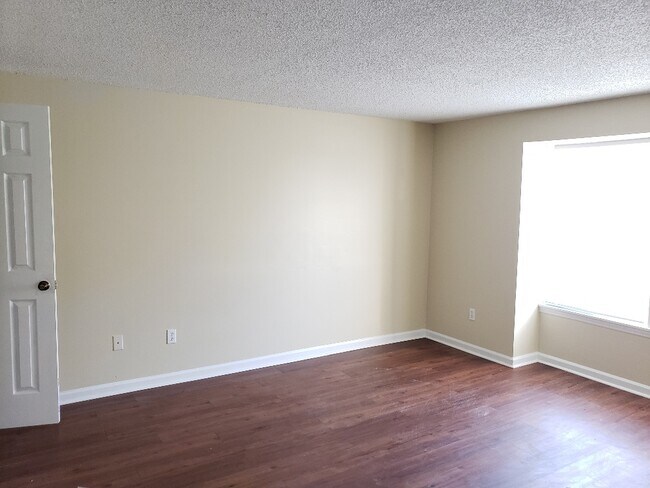 Building Photo - 9510 Shannon Green Dr