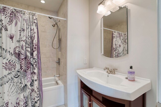 Building Photo - FALL IN LOVE with a Woodland Hills View