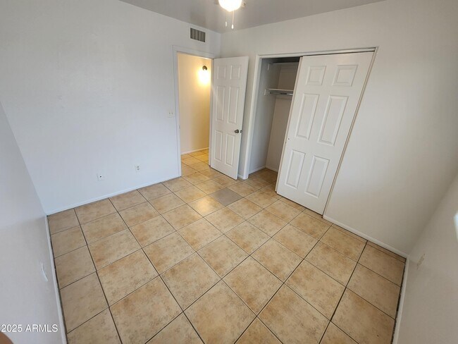 Building Photo - 1714 S 7th Ave
