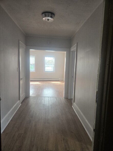 Building Photo - 1149 S Orange Ave