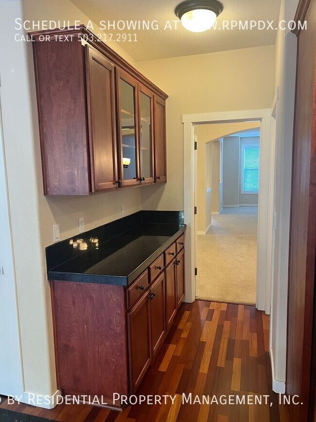 Building Photo - 15355 SW Greenfield Dr