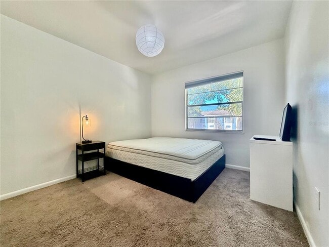 Building Photo - 2507 N Alafaya Trail