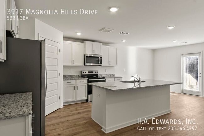 Building Photo - 3917 Magnolia Hls Dr