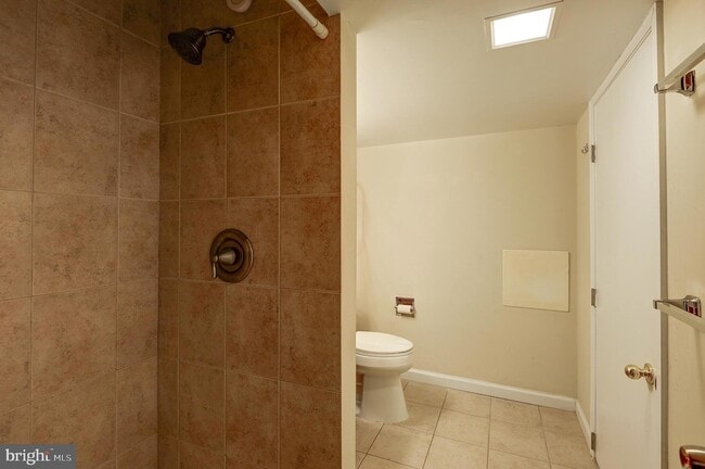 Building Photo - 1300 N Taylor St