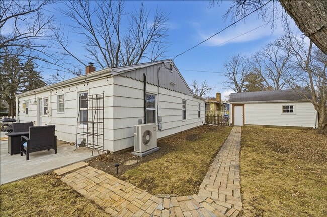 Building Photo - 321 Grant Ave