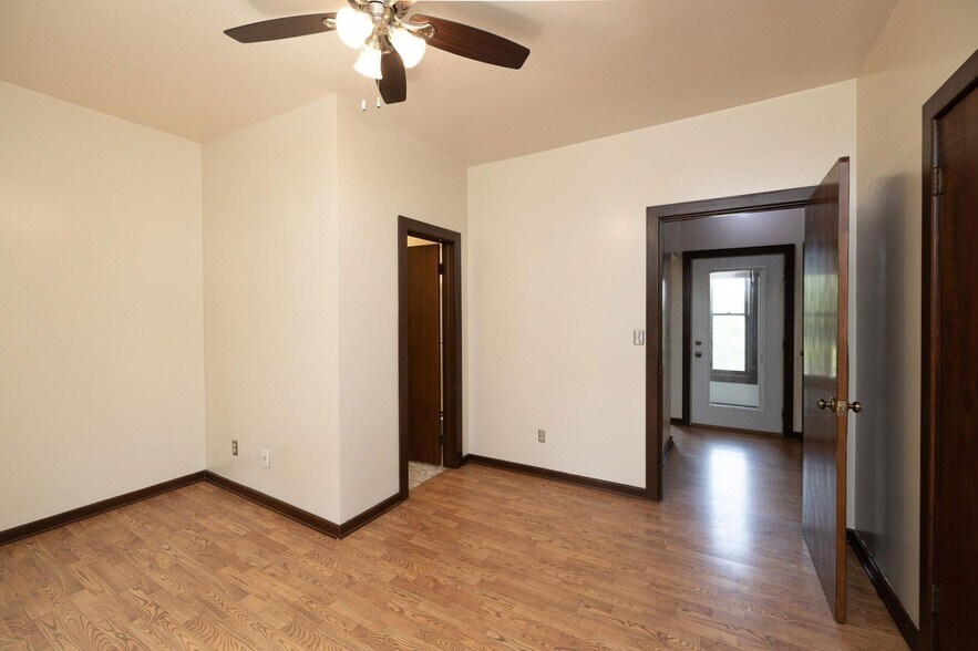 Building Photo - 799 Oakdale Ave