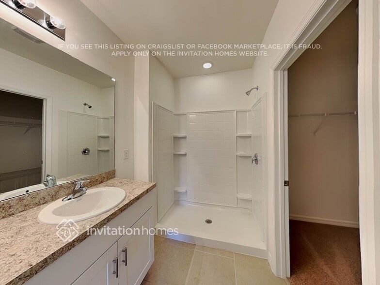 Building Photo - 7521 W Lenox Cir