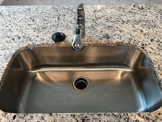 Building Photo - 7326 Anchor Cyn