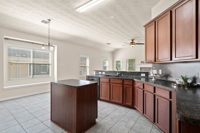 Building Photo - 2302 Oakleaf Hills Cir