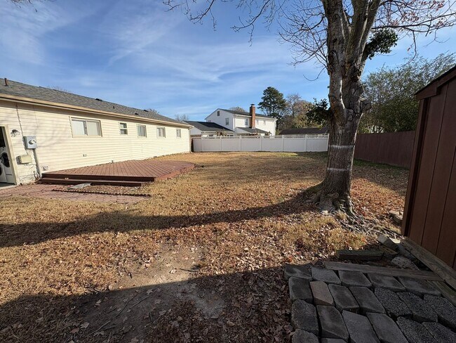 Building Photo - Beautiful updated home with new flooring and fresh paint
