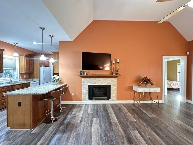 Building Photo - Lovely Custom Built Home with 2 Car Garage...