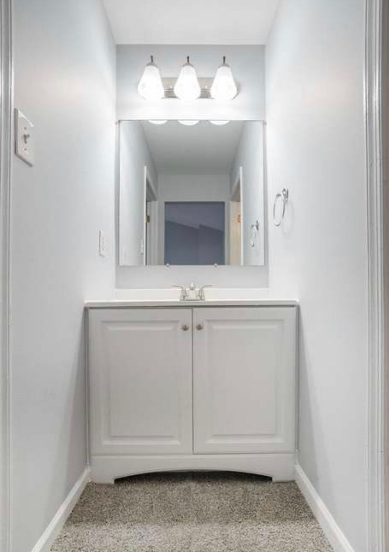 Building Photo - 50 Versailles Ct