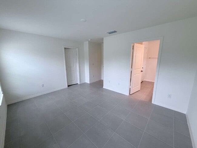 Building Photo - 524 Carya Wy