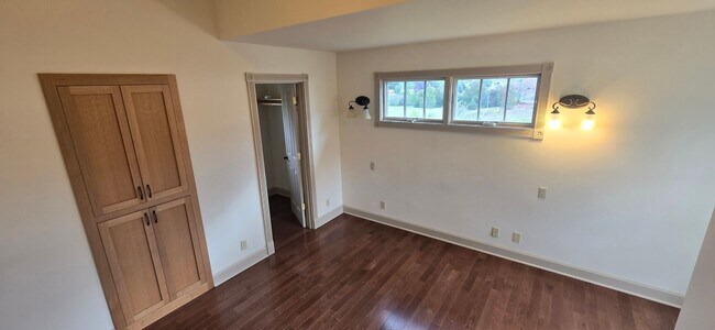 Building Photo - Beautiful Home With Incredible Views