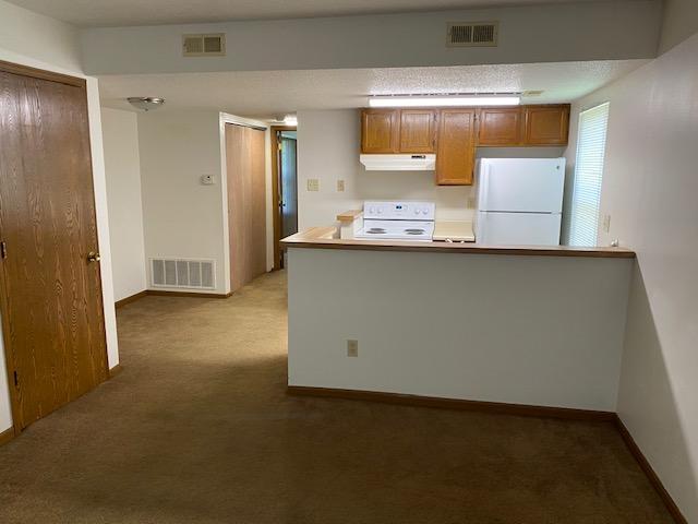 Kitchen similar unit - 7336 Hampton Ave