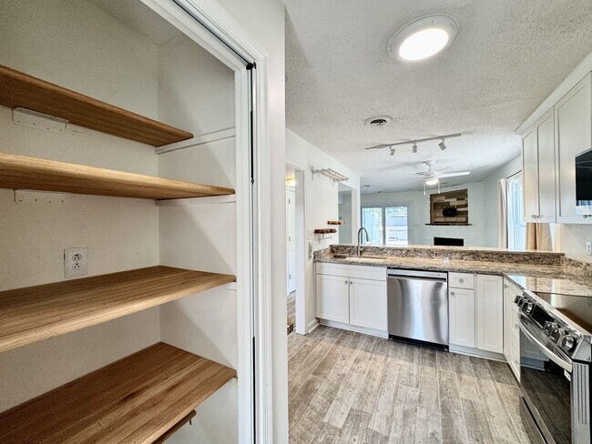Building Photo - Ready NOW! A Custom Townhouse-Style Duplex Blocks to the Beaches! Fenced Yard - Hot Tub - Pet Fri...