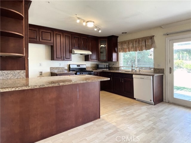 Building Photo - 411 N Prospectors Rd